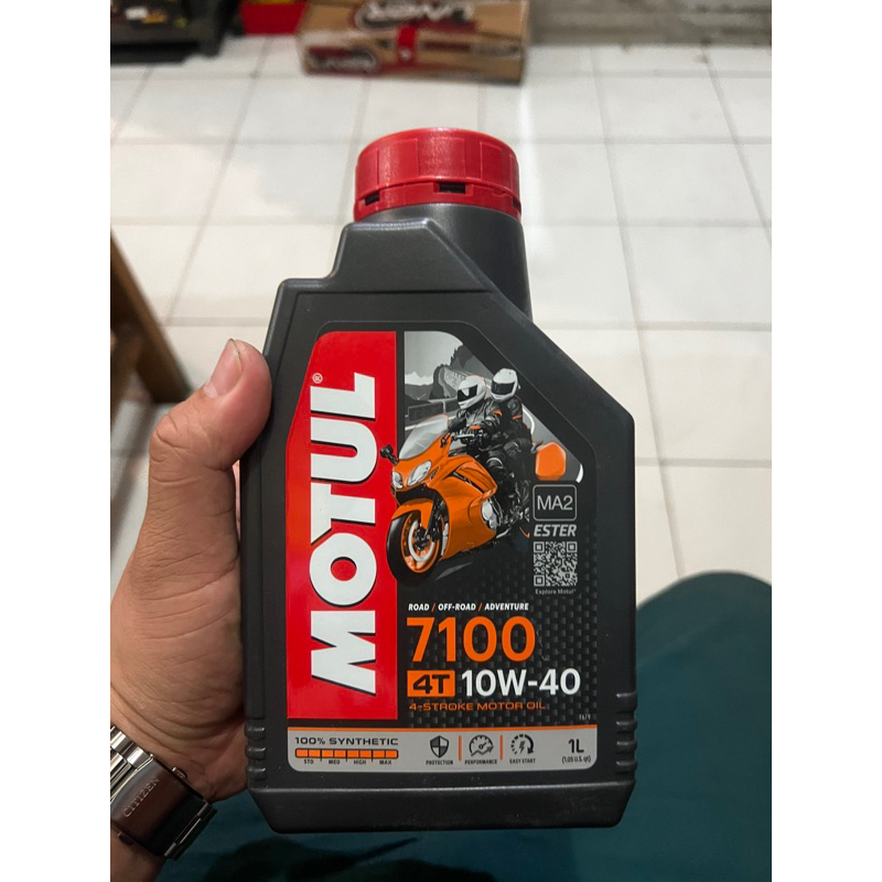 Oli Motul 7100T