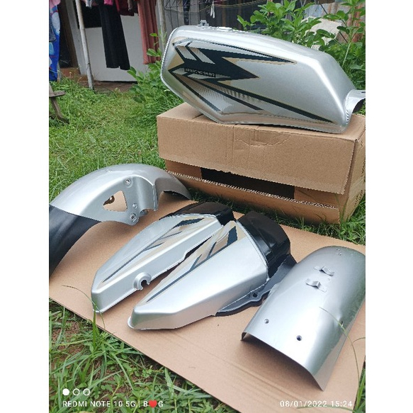 COVER BODY SET YAMAHA RX KING WARNA SILVER TANGKI RX KING PLUS BOX AKI KING SPAKBOR DEPAN BELAKANG R