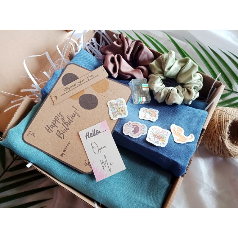 

Hampers Box/Hampers Kado Ulang Tahun, Wisuda, Anniversary, dll