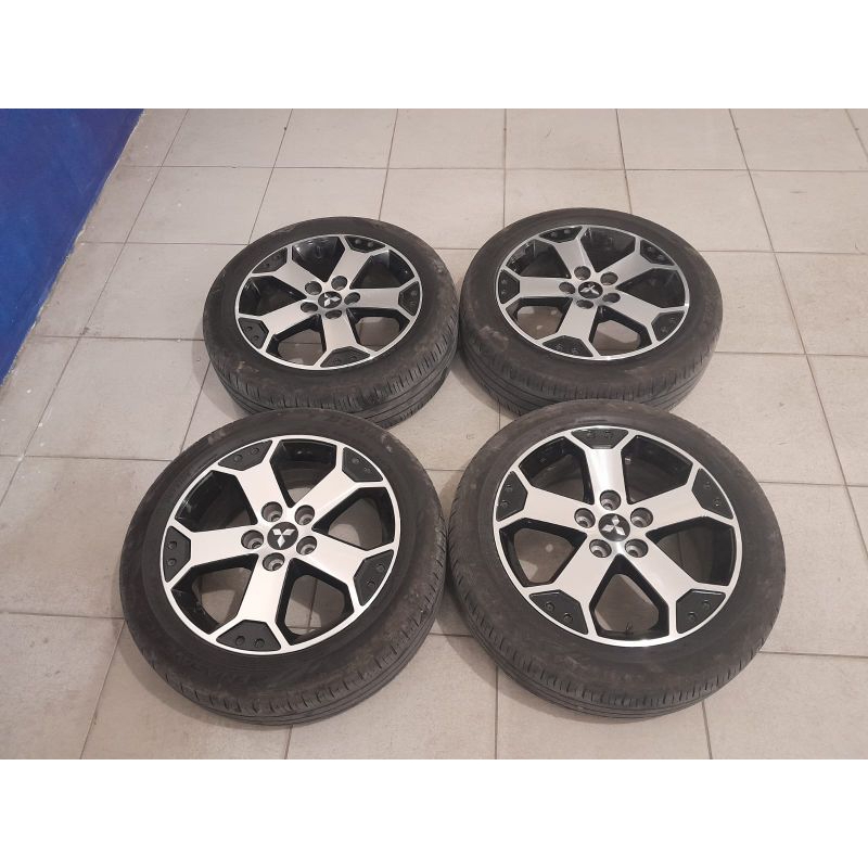 Velg Mobil Bekas Copotan Xpander Cross r17 Pcd 5x114 + Ban 205 55 R17 Dunlop