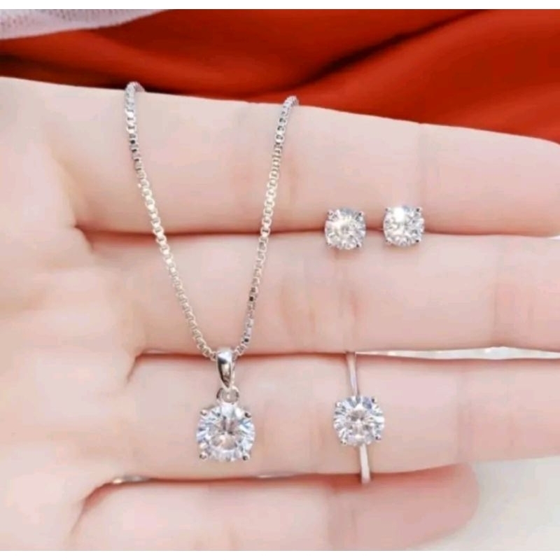 Set Perhiasan Titanium Silver Motif Mata Satu Permata Putih