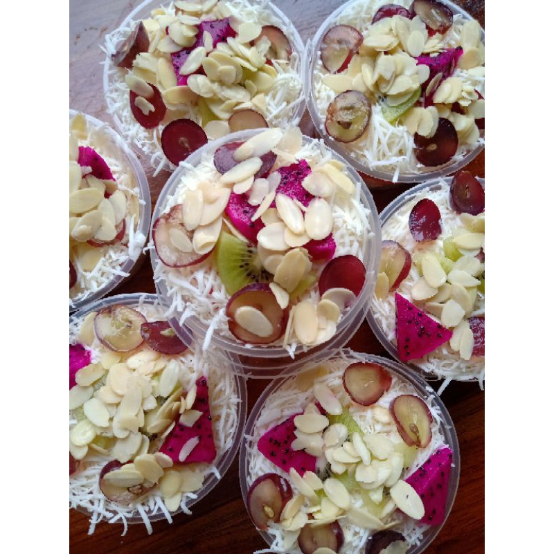 

LUPINKI salad buah dengan topping almond 450 ml