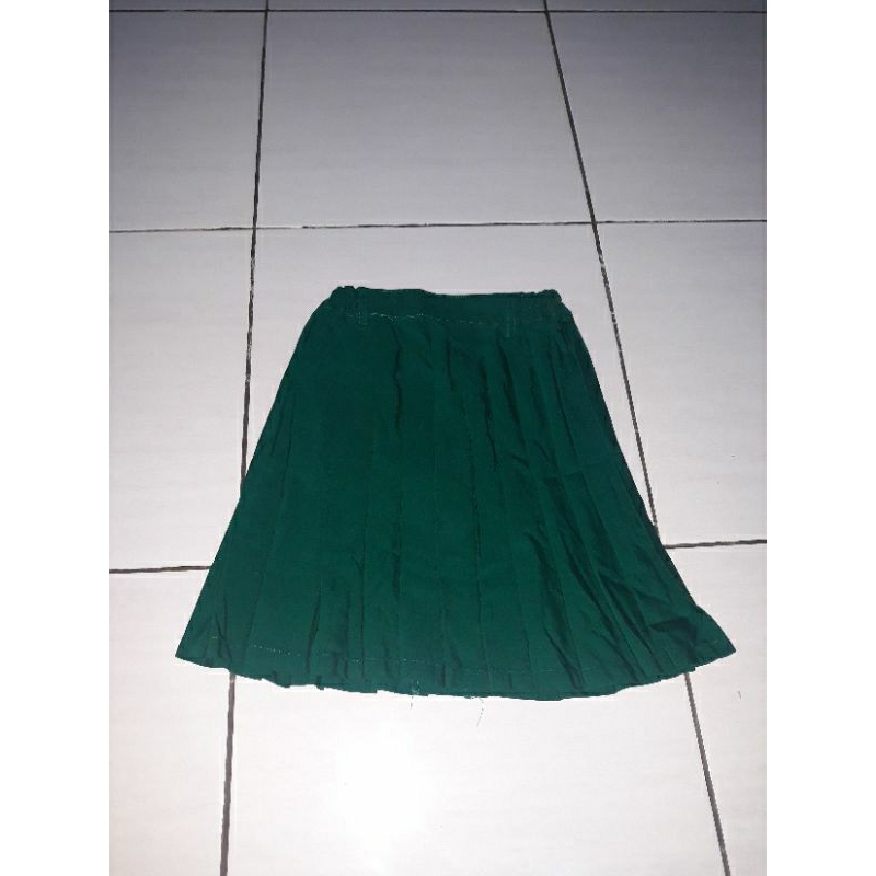 Rok Sekolah SD Hijau tua, ukuran M, bekas