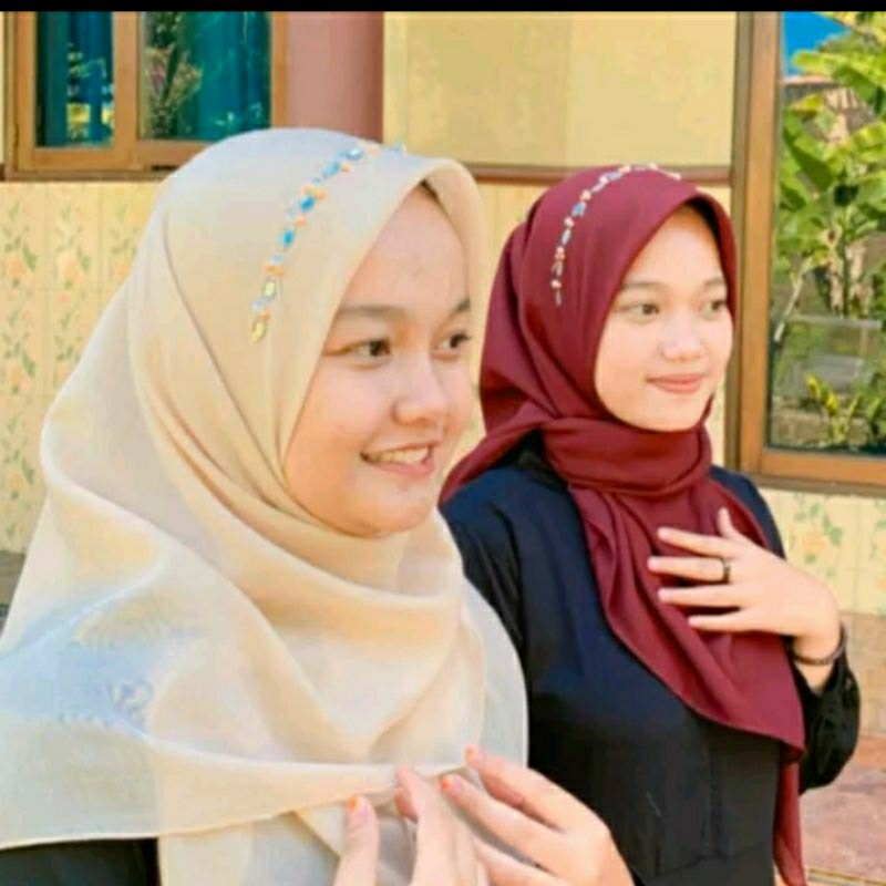 hijab segi empat payet daun Paris voal premium mutiara swarovski