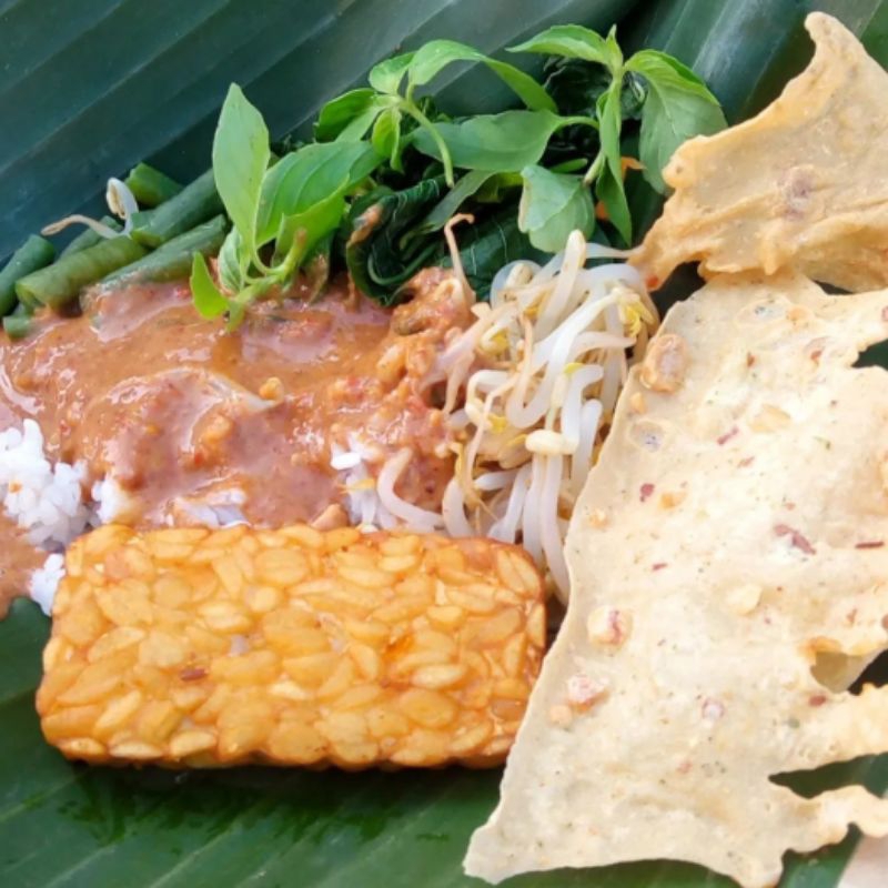 

Nasi Pecel + Tempe Goreng