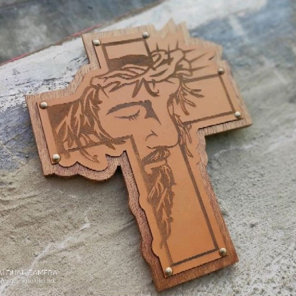salib dinding - salib ukir - salib kayu - salib gantung