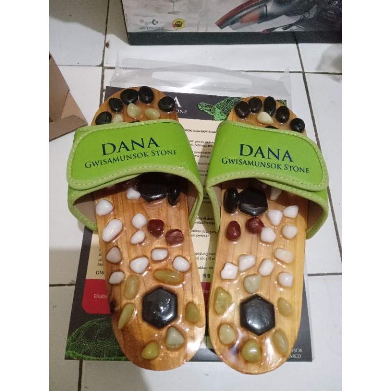 Sandal terapi DANA