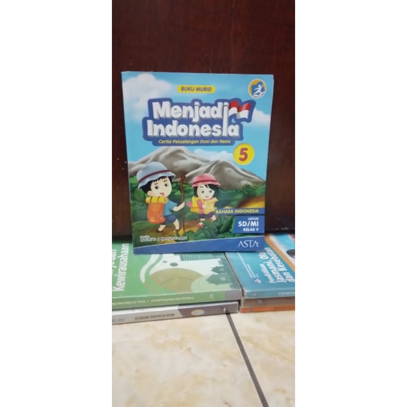 Buku murid menjadi Indonesia 5