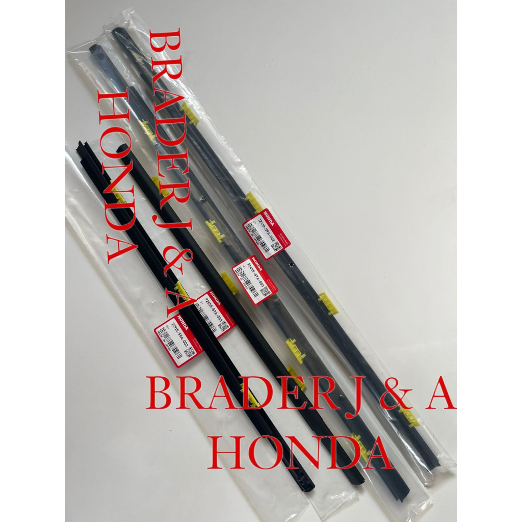 LIST PELIPIT KACA LUAR MOLDING KARET PINTU CRV GEN 2 RD4 RD6 2002 2003 2004 2005 2006 72410-S9E-T00 