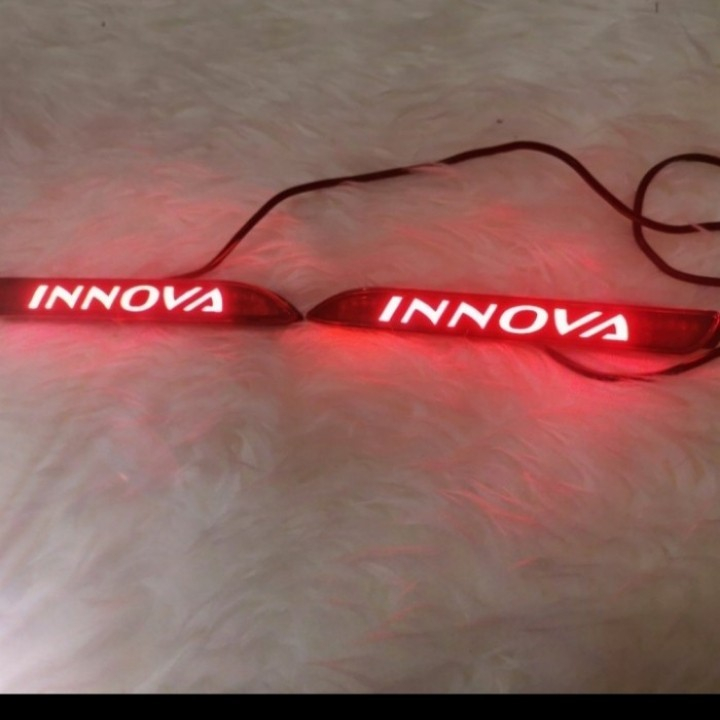 Lampu led bemper belakang mobil innova awal 2015 tulisan innova