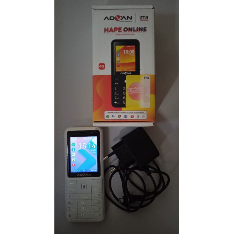 preloved second hp online advan 4g warna putih keypad