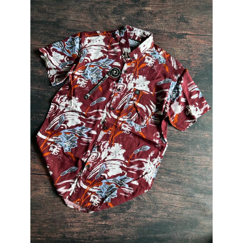 KEMEJA HAWAI BAHAN RAYON UNISEX SIZE L XL WARNA SESUAI GAMBAR MOTIF PRINT ABSTRAK BUNGA KAMBOJA MERA