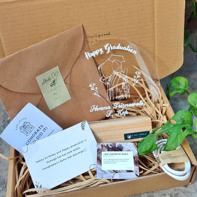 KADO.AKRILIK | AKRILIK CUSTOM | AKRILIK LED | KADO WISUDA | KADO WEDDING