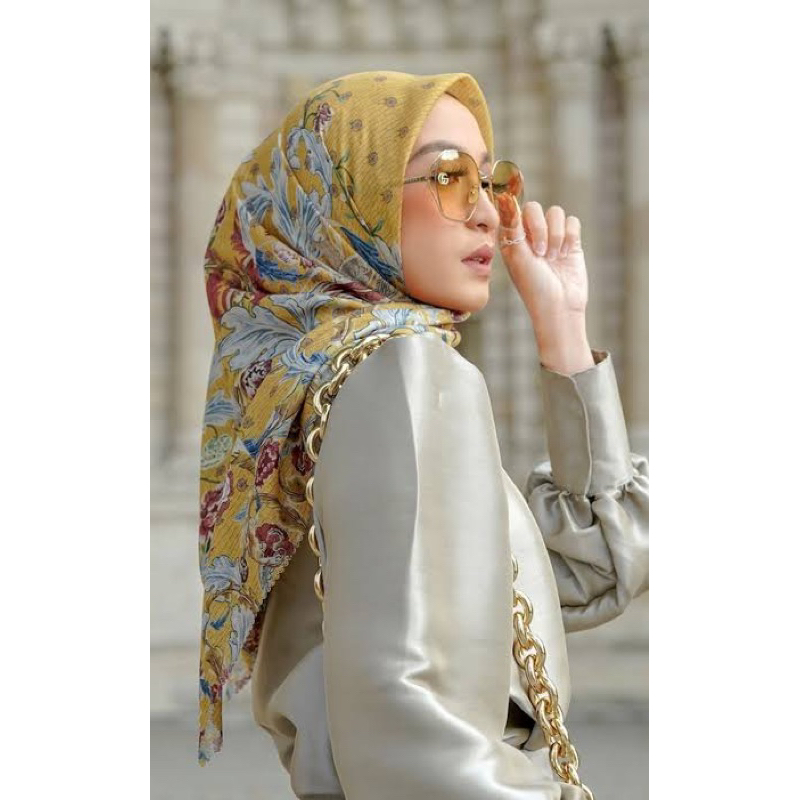 Buttonscarves Royale Series - Yellow