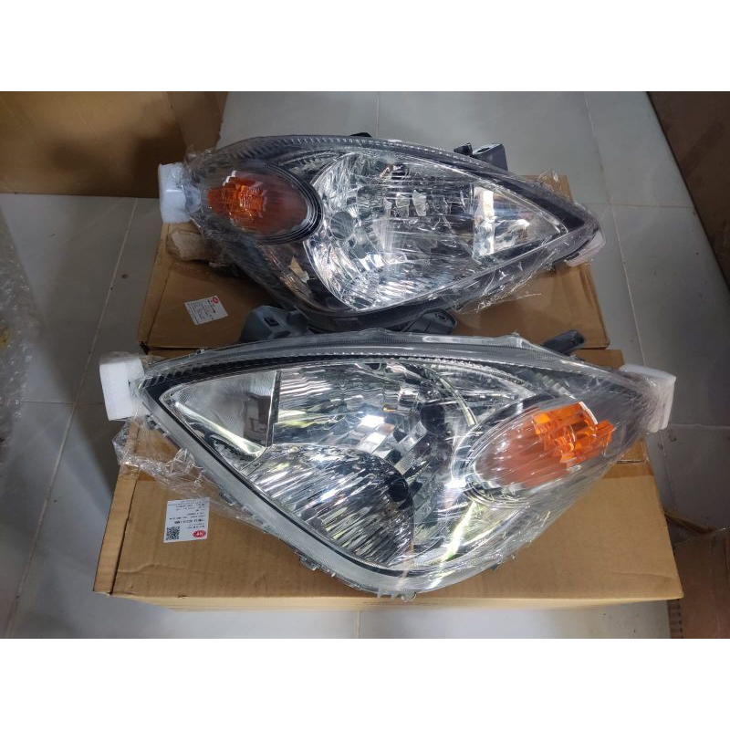 Lampu Depan Headlamp Avanza 2004 2006