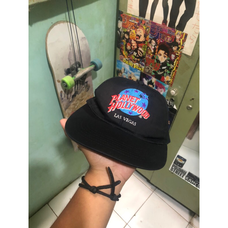 topi planet Hollywood