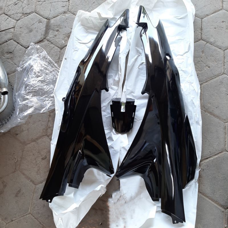 Bodi samping body belakang Suzuki Shogun 125R/125 Sp