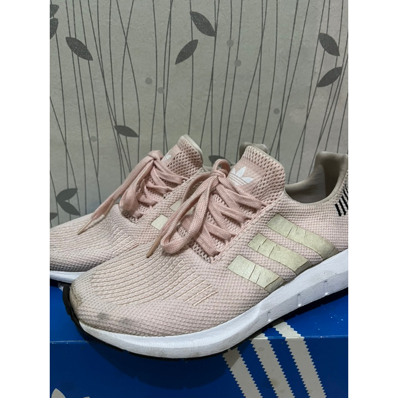 Adidas Swift Run Women