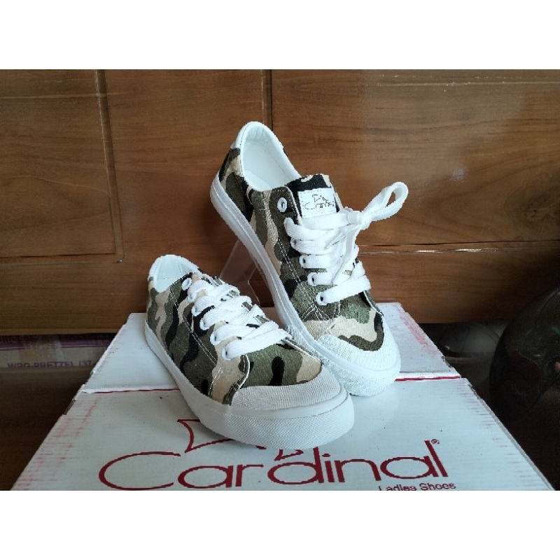 SEPATU CARDINAL