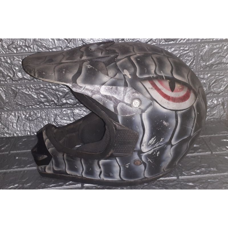 helm klx second ori , cat airbrush motif ular