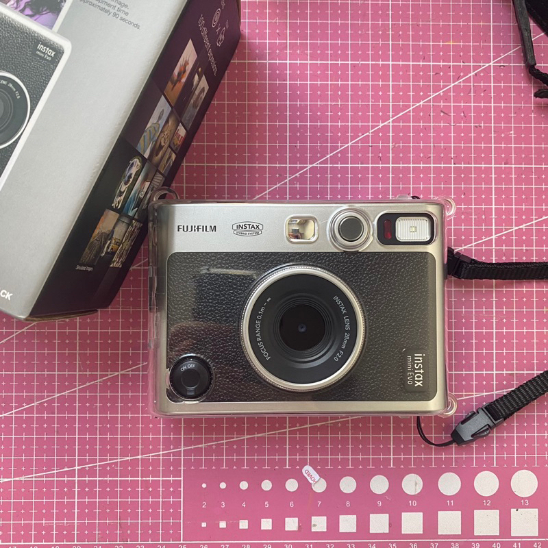 FULLSET FREE HARD CASE dan ANTIGORES kamera fujifilm instax mini evo polaroid second camera fuji fil