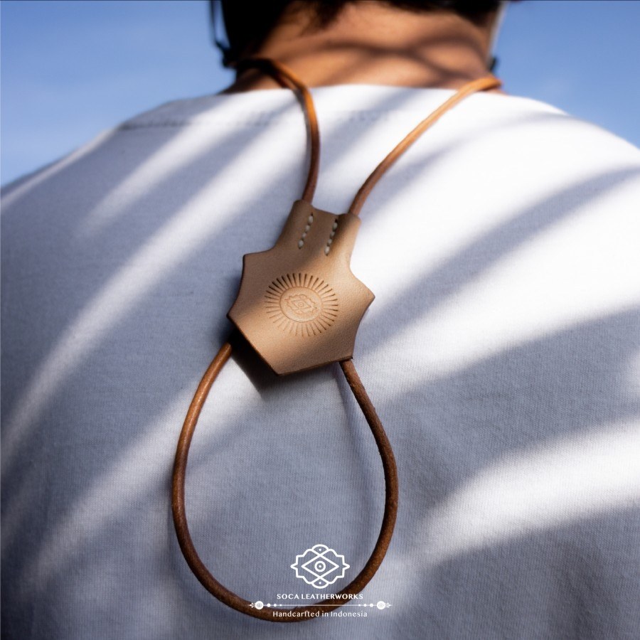 

SOCA Leatherworks Adjustable Leather Lanyard Gantungan ID Card