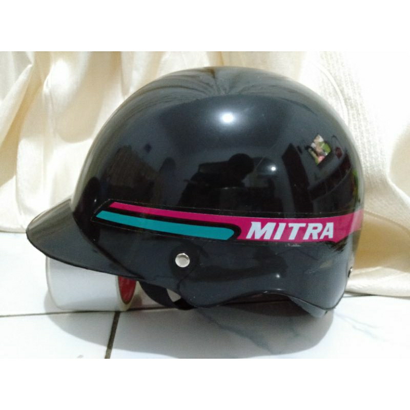 Helm jadul kiwi
