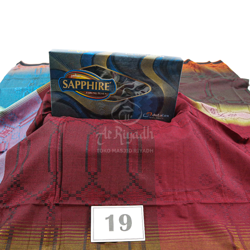 Sarung Sapphire Motif Maestro
