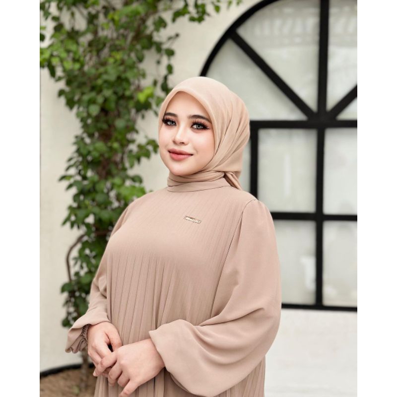 Gamis ceruti plisket by Shella Saukia (Nude)