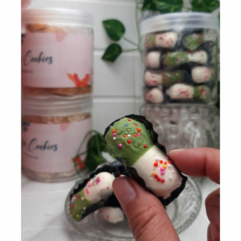 

kapsul greentea cookies toples tabung 600ml