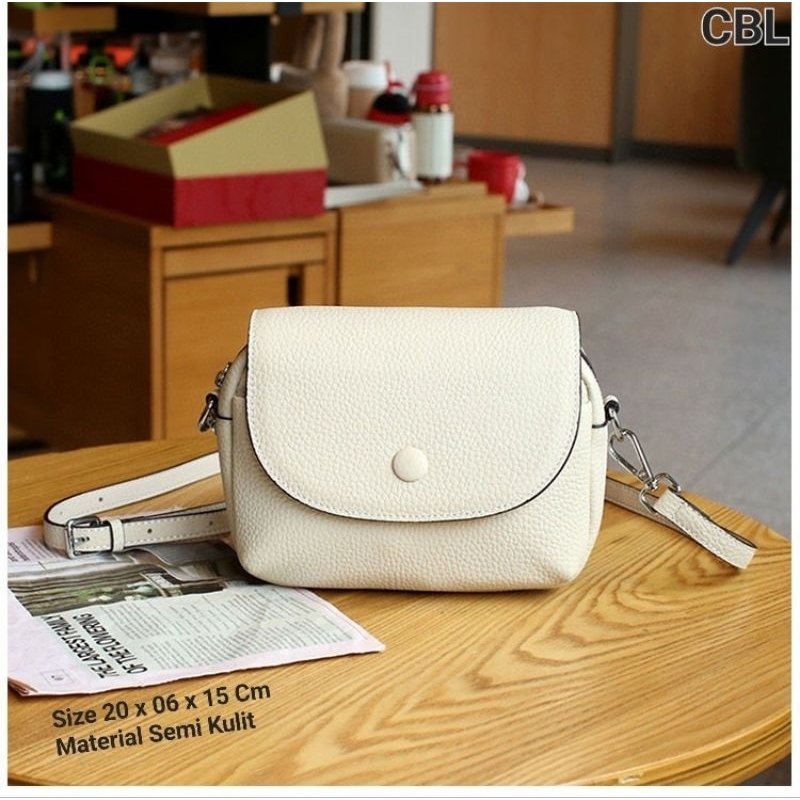 Tas selempang wanita mini tas hitam slingbag brended tas kulit tas tangan tas putih