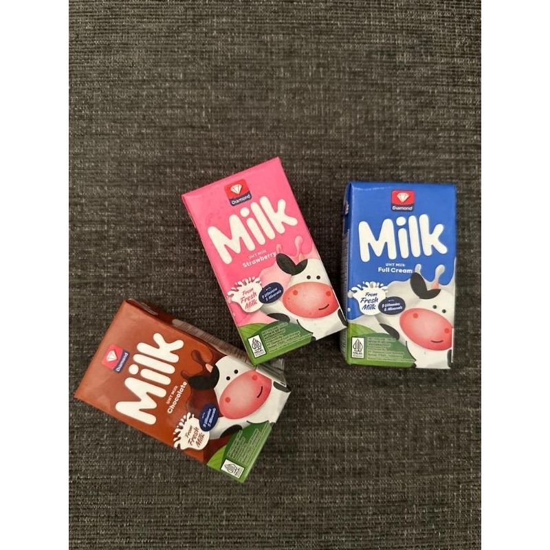 

Diamond UHT Milk 125ml Karton (isi 40pcs)