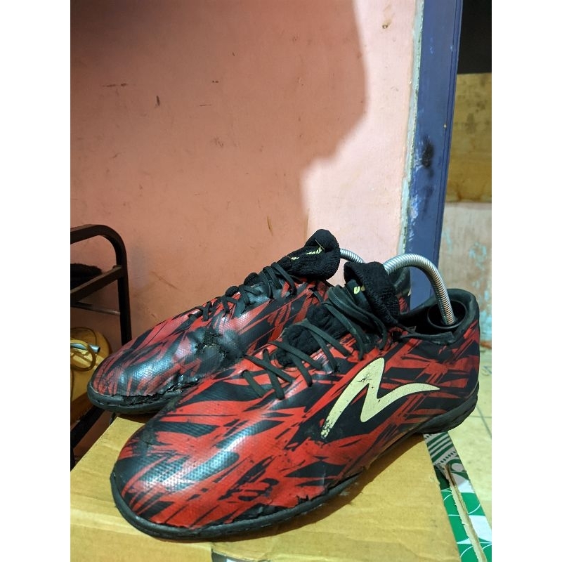 Sepatu Futsal SPECS Accelerator Illuzion