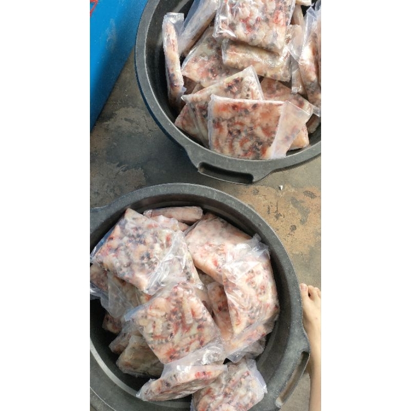 

Udang merah kupas sisa ekor