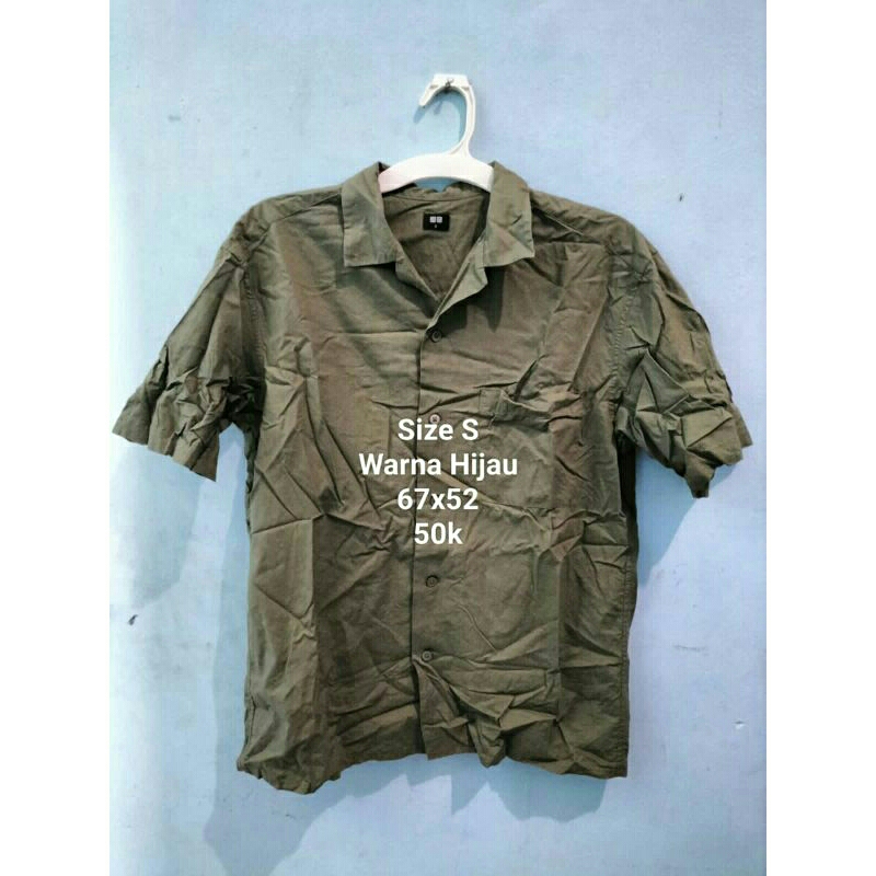 kemeja brand uniqlo