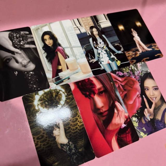 OFFICIAL PHOTOCARD JISOO FLOWER