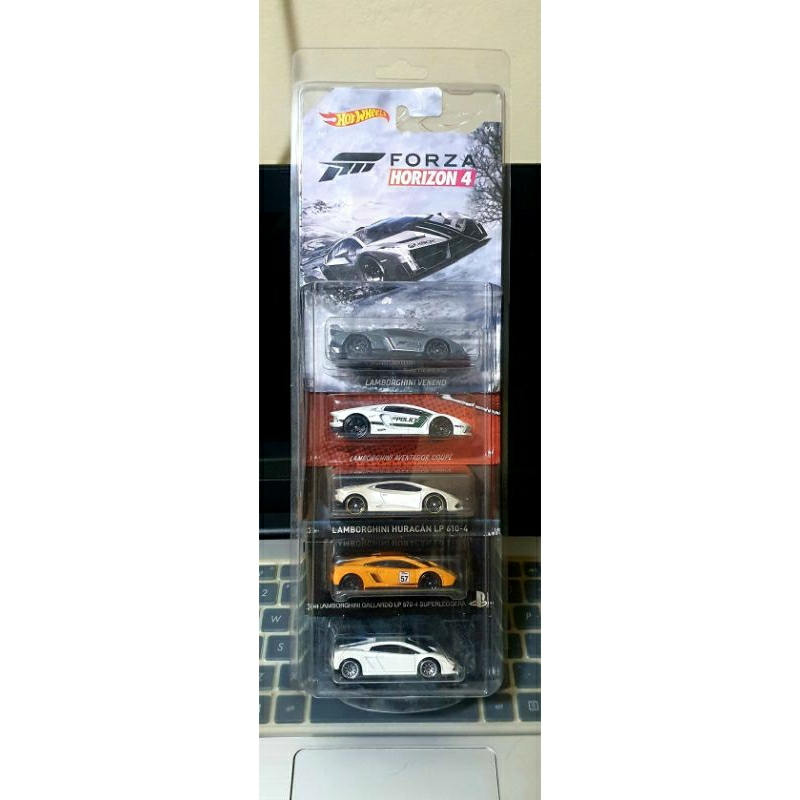 EXLUSIVE HOT WHEELS LAMBORGHINI PREMIUM CARD FREE PROTECTOR