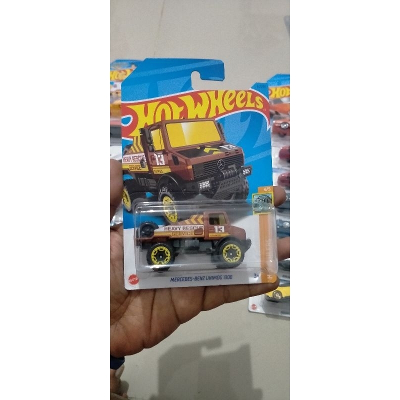 Hot Wheels Mercedes Benz Unimog 1300