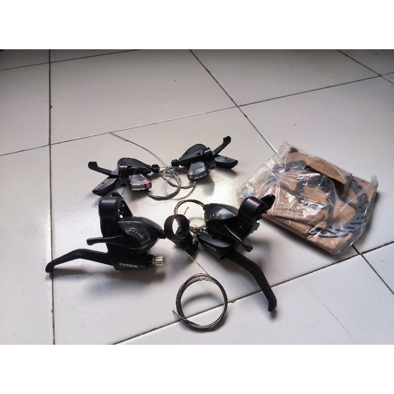 1. shifter set rem shimano 1 pasang