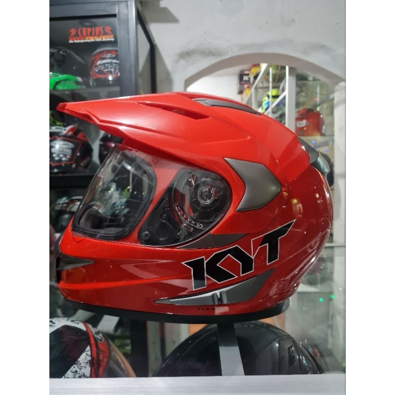 Helm KYT Enduro Supermoto bekas pakai