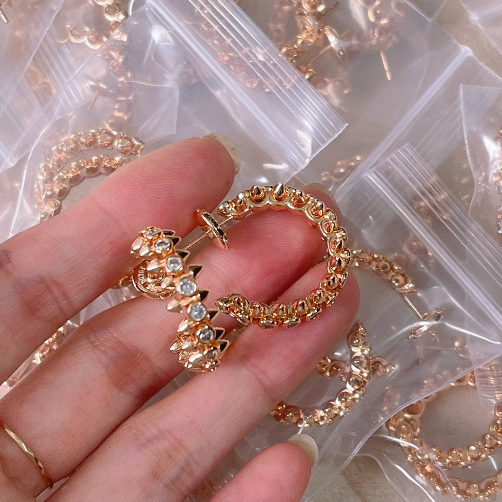 【17K / 750 emas asli / kadar 2.0 gram】 Anting -anting Clash de Rivet