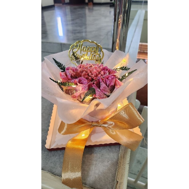 money bouquet cake roses, buket bunga mawar terbentuk dari uang