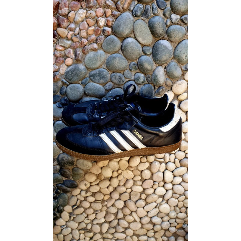 SOLD - Preloved - Adidas samba original size 43