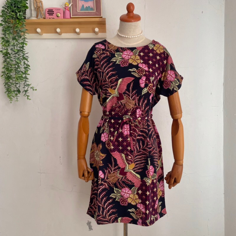 Size M - Arjuna Weda Etnik Manuk Angon Batik Tulis Tenun Short Sleeve Dress Terusan { Preloved }