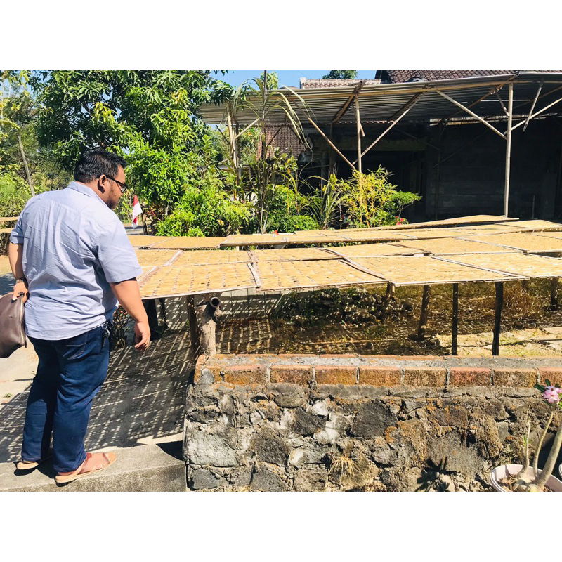 

krupuk gandum gurih renyah lezat