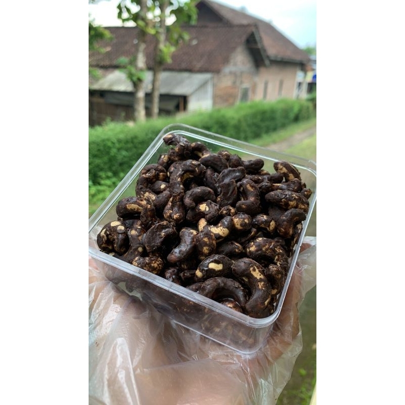 

Kacang Mete Mede Coklat Toples