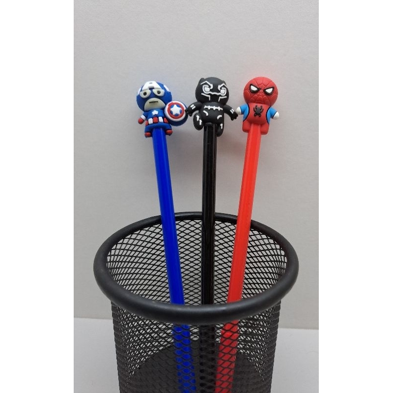 

Pena karakter super hero lucu