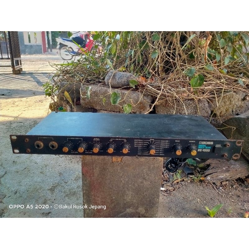 EFFECT VOCAL EFEK VOKAL ROLAND BOSS RE-1000 MADE IN TAIWAN