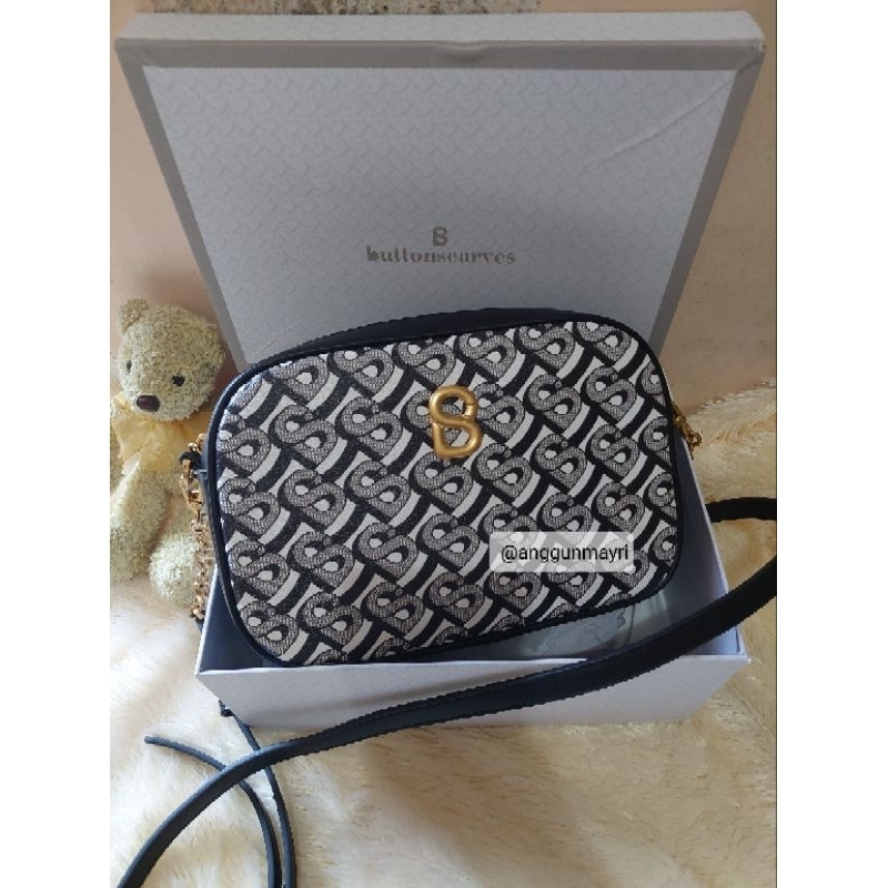 ❌️SOLD❌️ Bimu Crossbody Bag warna Black original by Buttonscraves (PL)