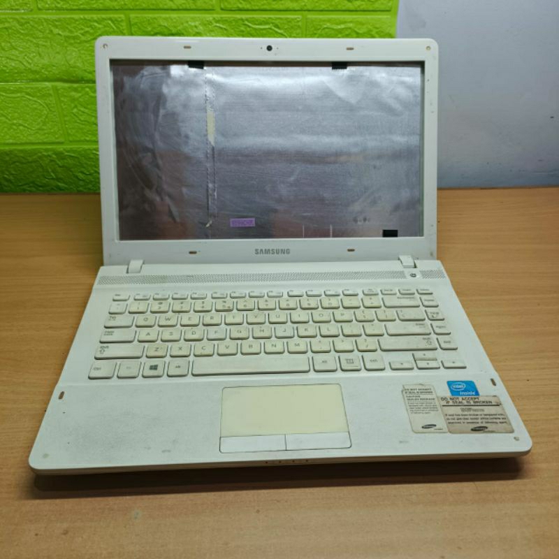 Casing Cassing case Original Laptop Samsung 270e NP270E4V original